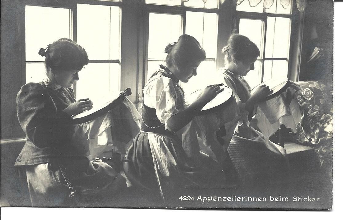 Cartes postales: AK Stickerinnen  Appenzell AI/AR – D'occasion à Appenzell par mai25
