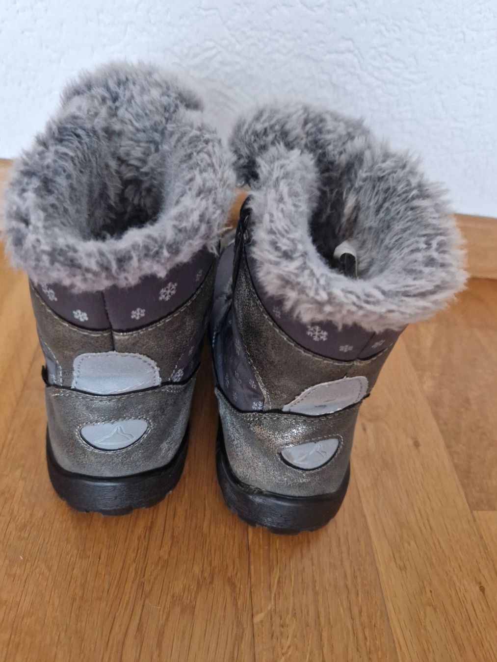 Everest Schuhe für Mädchen: Everest Warme Winterstiefel, grau-silber, Grösse 35 – Gebraucht aus Buchs von sonjaja 3