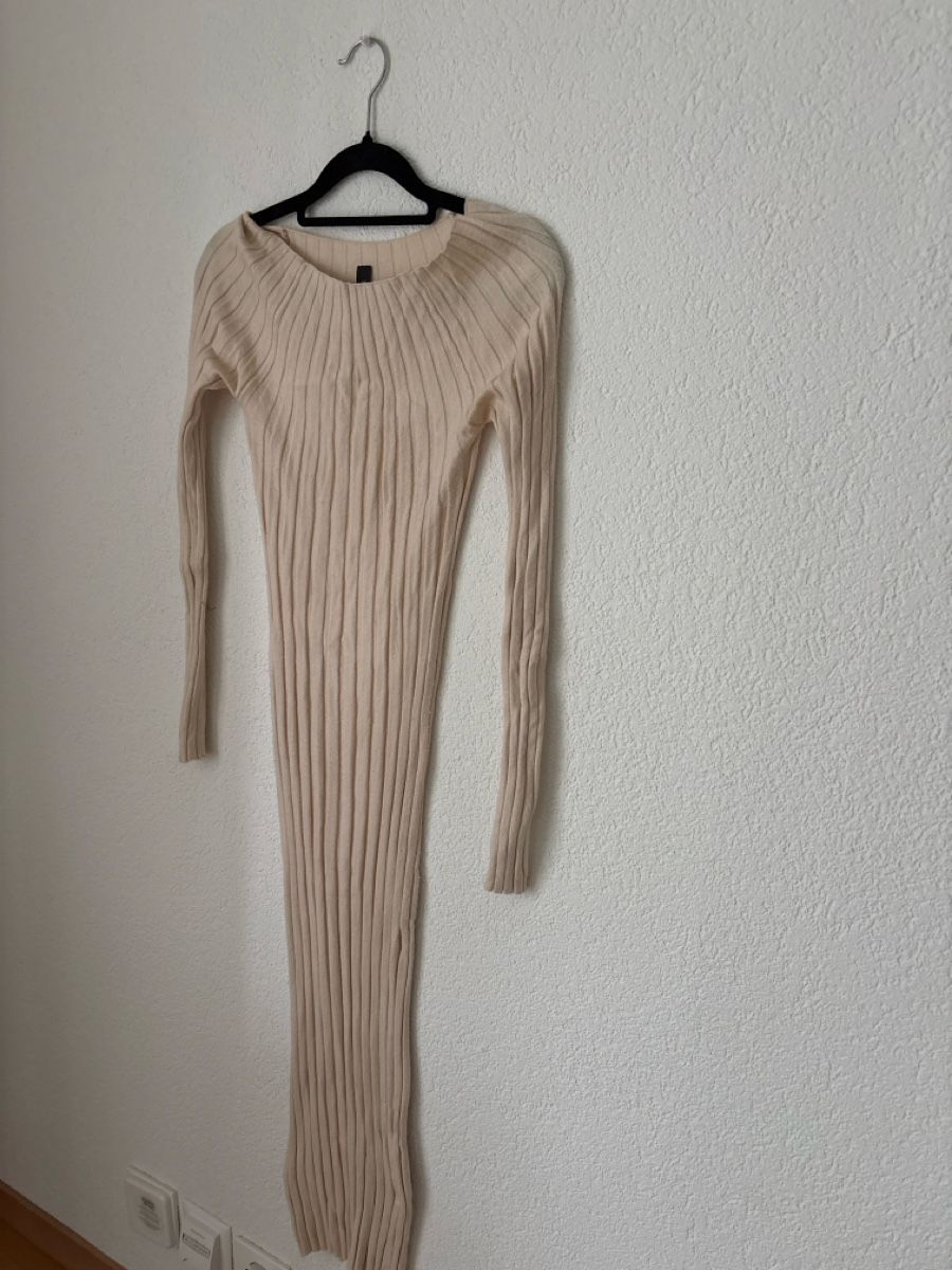 Vestiti: Robe longue en élastique beige matraque YAS – Usato da Prilly venduto da hei_5q56 2