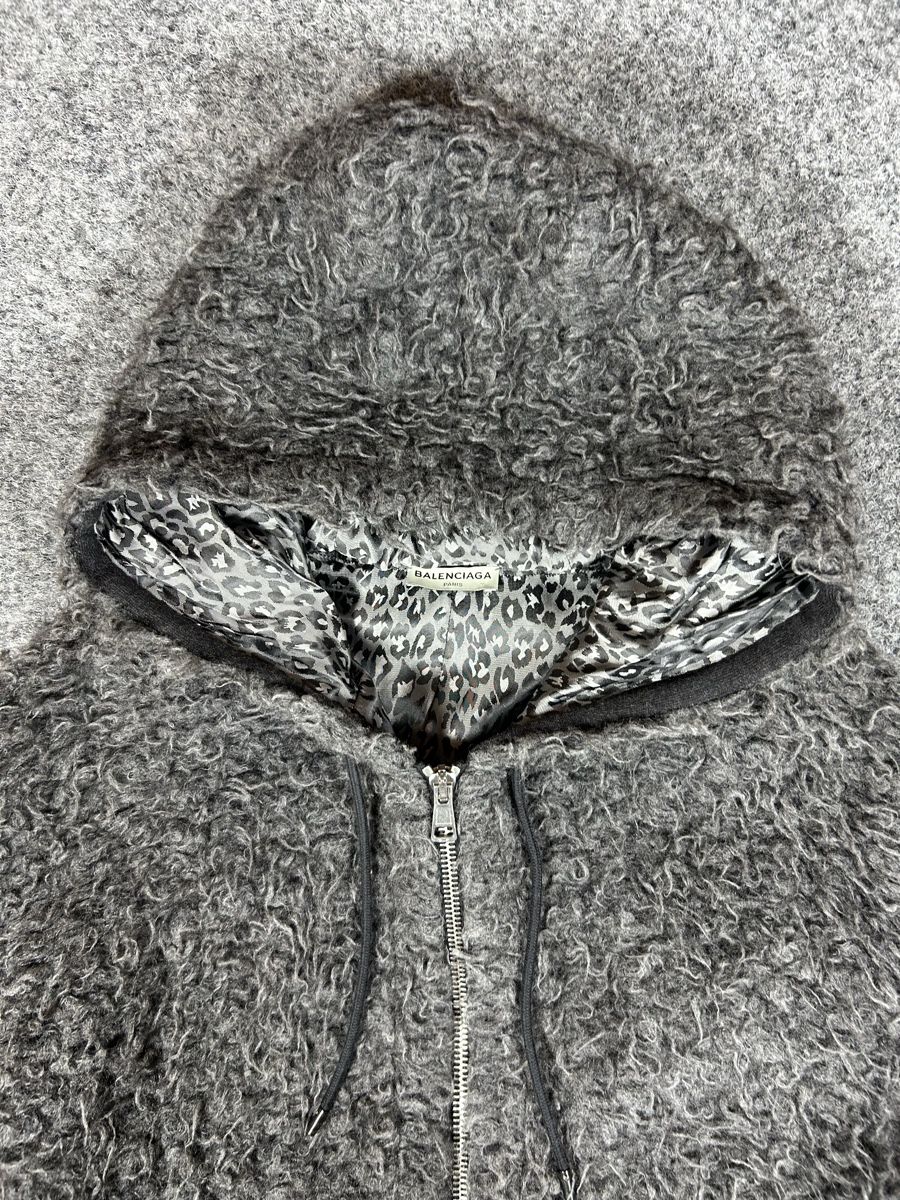 Balenciaga Jacken: BALENCIAGA Leopard-Lined bouclé  – Neu (gemäss Beschreibung) aus La Sagne NE von Matlasape 8