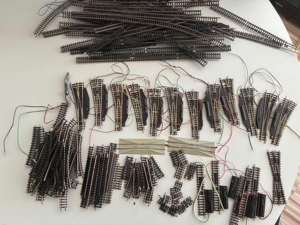 120x N-Gleis elektr. Weichen Entkuppler Konvolut Bastler (Defekt) in ...