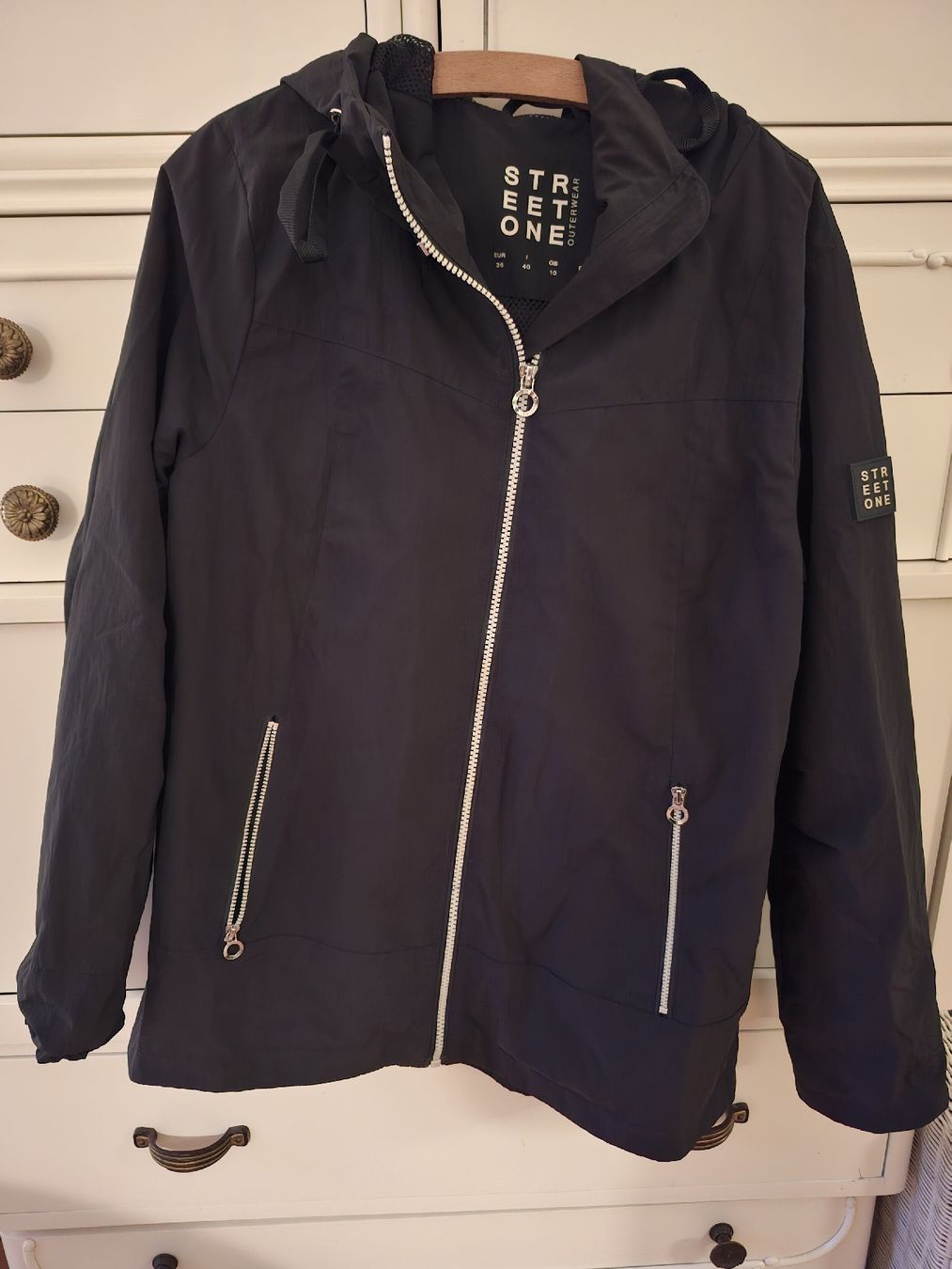 Jacken: Übrrgangsjacke mit Kapuze – Neu (gemäss Beschreibung) aus Bern von vetrapapart 1