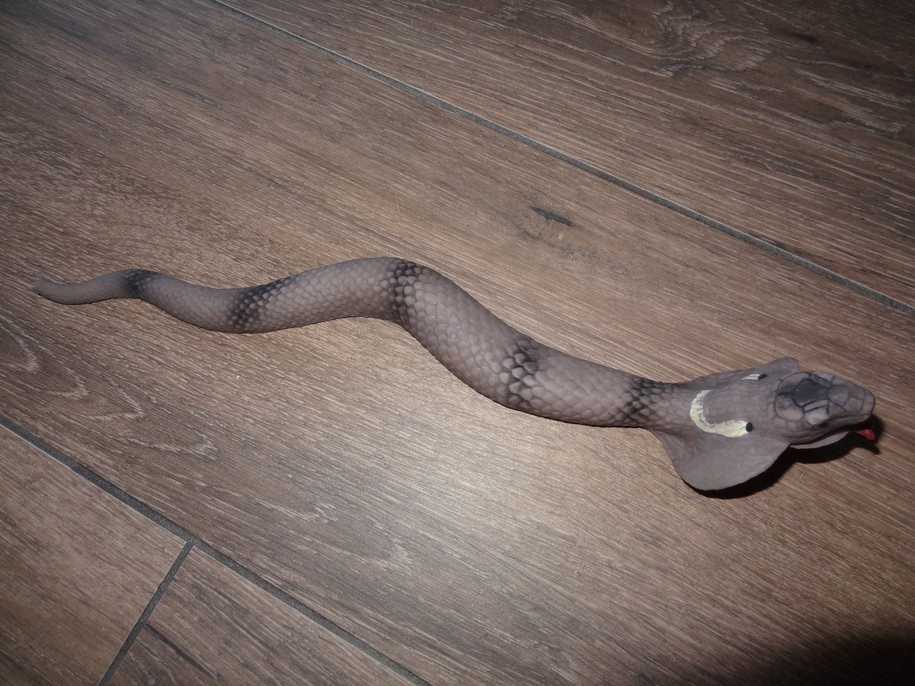 Spielzeuge: Serpent jouet réaliste – Gebraucht aus Satigny von salvatore73