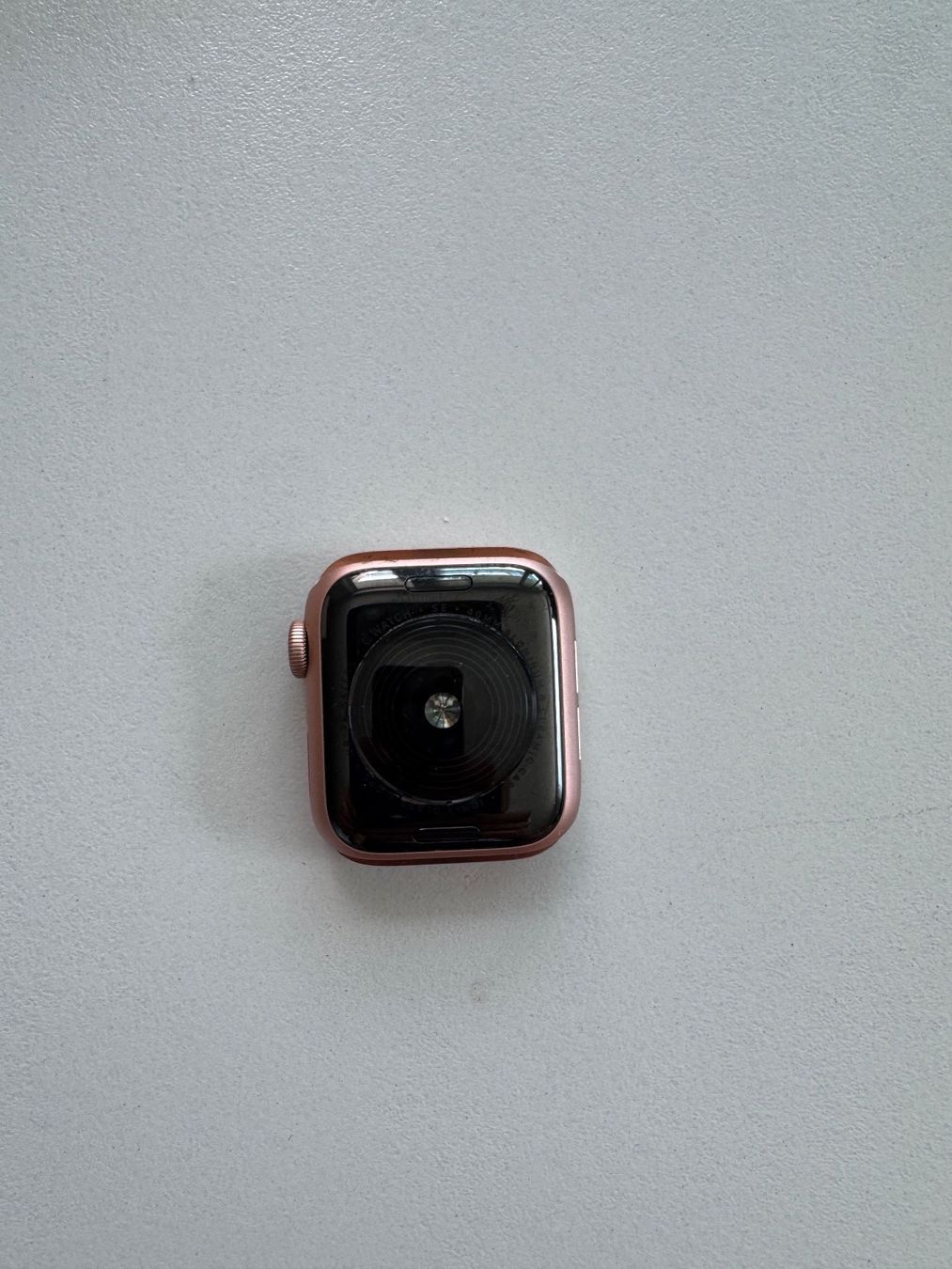 Apple Smartwatch: Apple Watch SE 40mm Roségold – Usato da Ennenda venduto da Gatzby 1