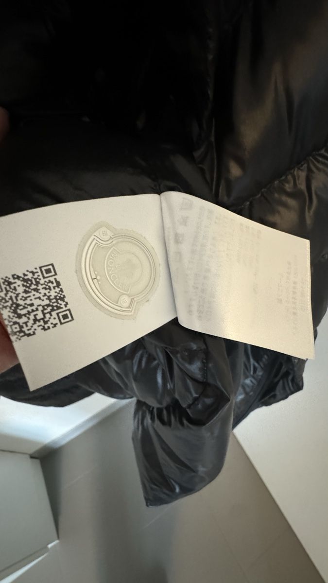 Moncler Cappotti: Doudoune Moncler neuve taille 4 – Nuovo e nell'imballaggio originale da Nyon venduto da Swiss.quality 4
