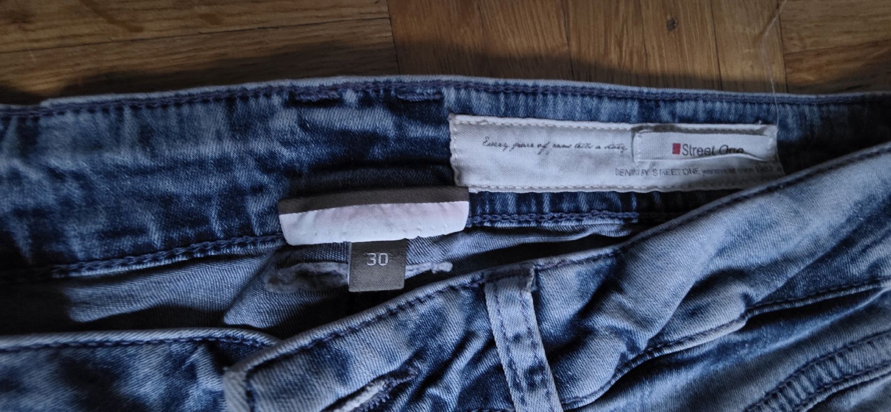 Jeans: Jeans Street one 3/4 Taille 30 – Usato da Yverdon-les-Bains venduto da van_dq65 8
