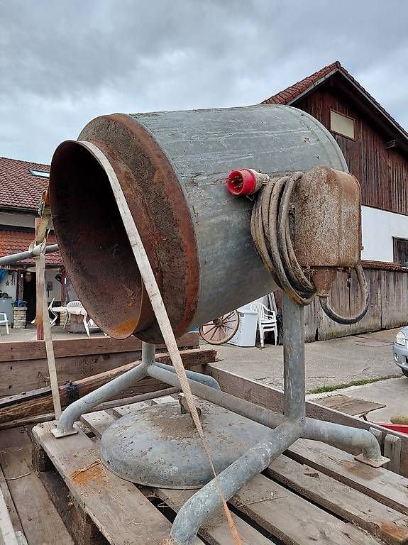 Radiateurs: Chaudière à  eau électrique  – D'occasion à glovelier par Soucoupe