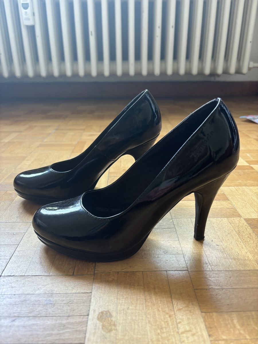 Tamaris Scarpe da donna: Schwarze Pumps Tamaris Grösse 38 – Usato da Zürich venduto da pau_pp8b 1