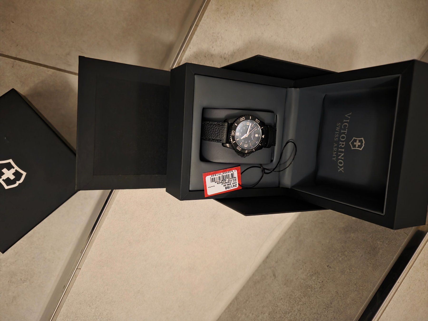 Victorinox Uhren: Victorinox Uhr – Gebraucht aus Bubikon von Spuz 1