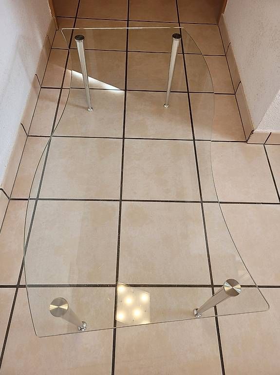 Tische: Salontisch mit Glasplatte – Gebraucht aus Beinwil am See von alpha4712 1