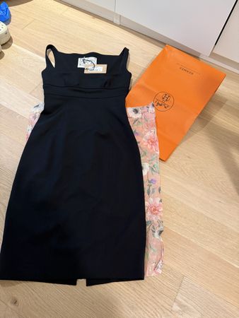 Neue DSQUARED2 Kleid Gr. 40 – mit original Hermès-Tragtasche