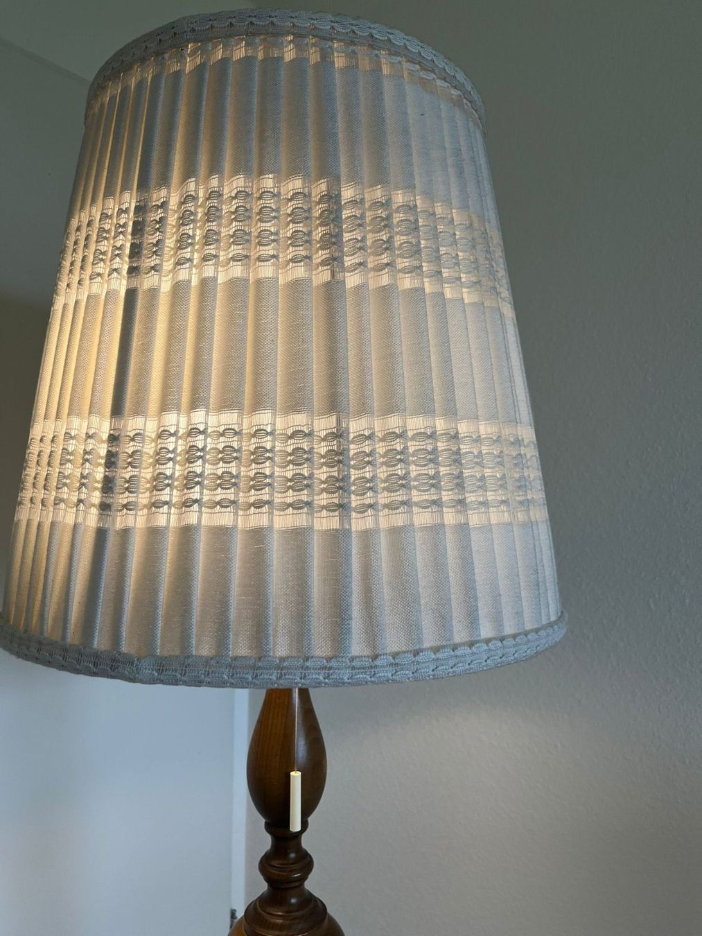 Lampade: Stehleuchte - Lampensäule Eiche gedrechselt – Usato da Neuendorf venduto da BubiNe 1