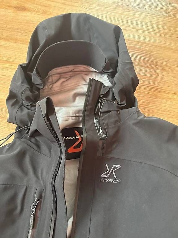 RevolutionRace Giacche: RevolutionRace Cyclone 3L Shell Jacke  Größe M  Neu – Nuovo (secondo la descrizione) da Lengnau AG venduto da kay_zw2s 1
