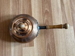 Antike Kupfer-Pfanne mit Holzgriff, Durchmesser Topf 17 cm