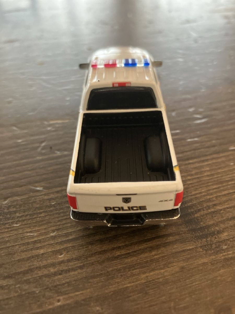 Dodge Modellini d'auto: Modellauto Polizei Dodge Ram 1500 weiss – Usato da Steffisburg venduto da muggenstutz31 5