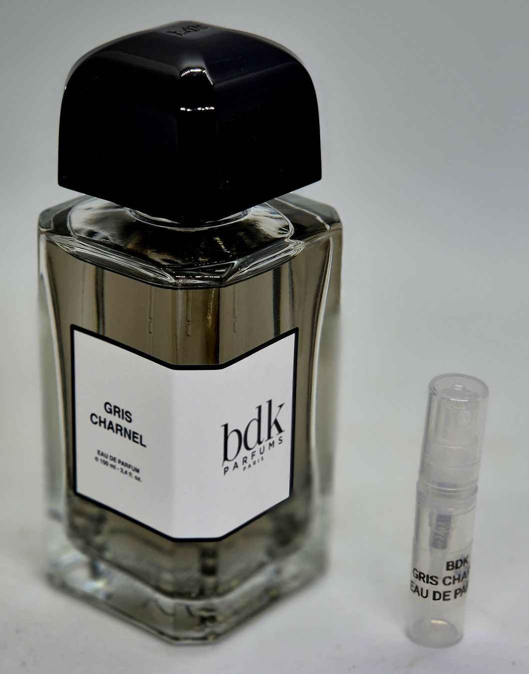 Profumi & Eau de Toilette: 2 ml GRIS CHARNEL BDK ABFÜLLUNG – Nuovo (secondo la descrizione) da St. Gallen venduto da CaliSunshine