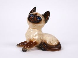 Katzenfigur bemalt