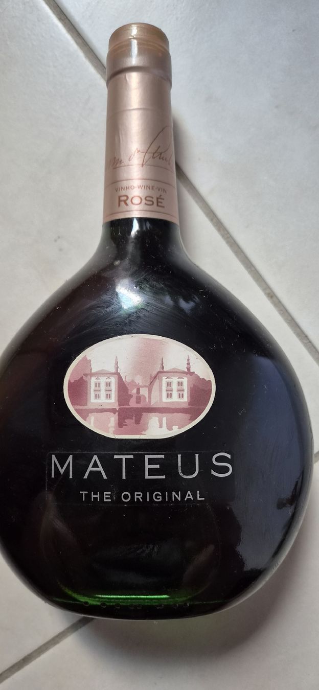Vins: Rose wine – Neuf avec emballage d'origine à Ebikon par vij_fg72