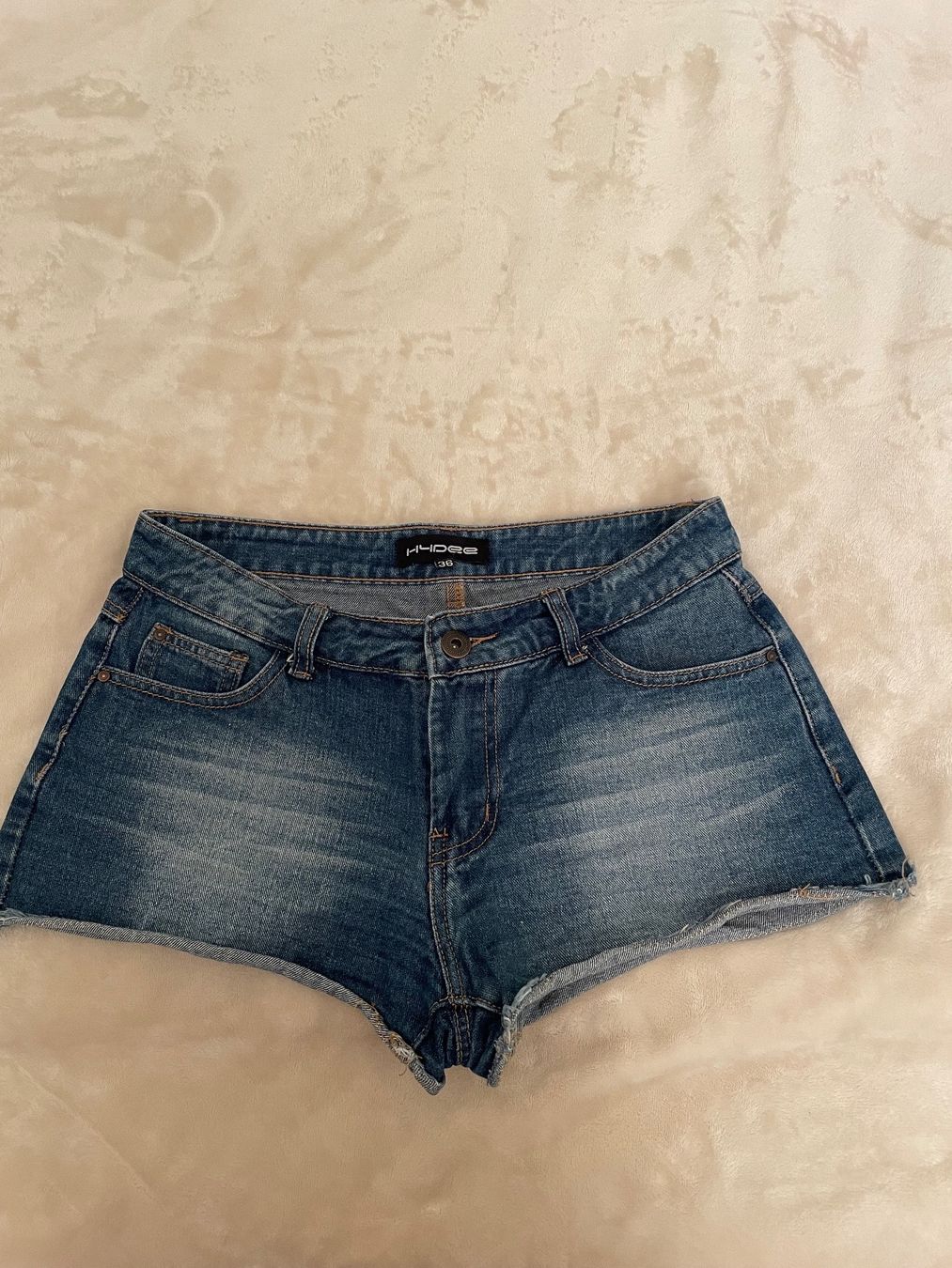 Jeans: Damen Jeans Shorts – Gebraucht aus Zürich von VictoriaGVA 1