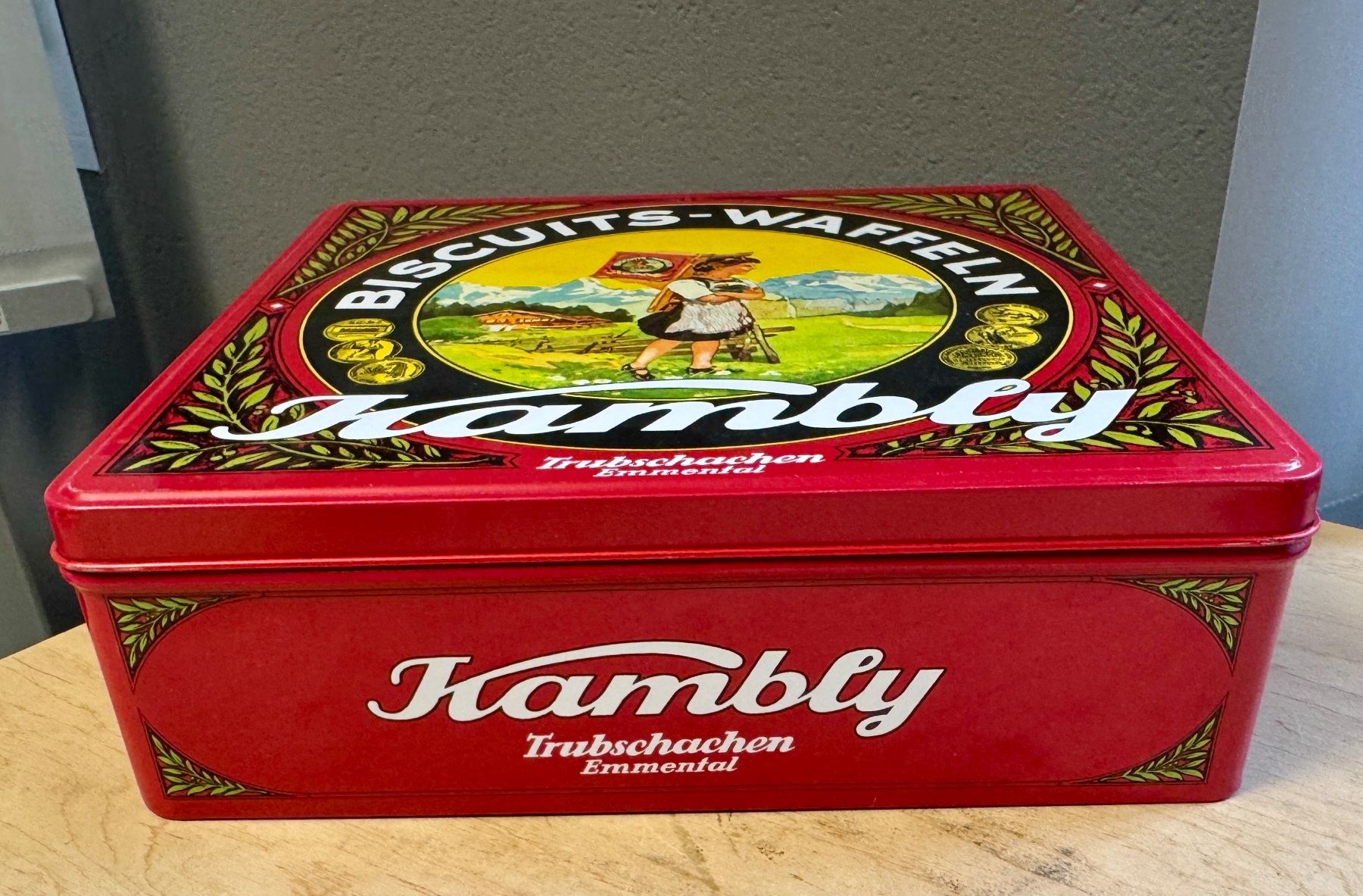 Kambly Altro in Decorazioni & Accessori: Schöne ältere Blechdose KAMBLY – Usato da Rothrist venduto da Luckywinner 1