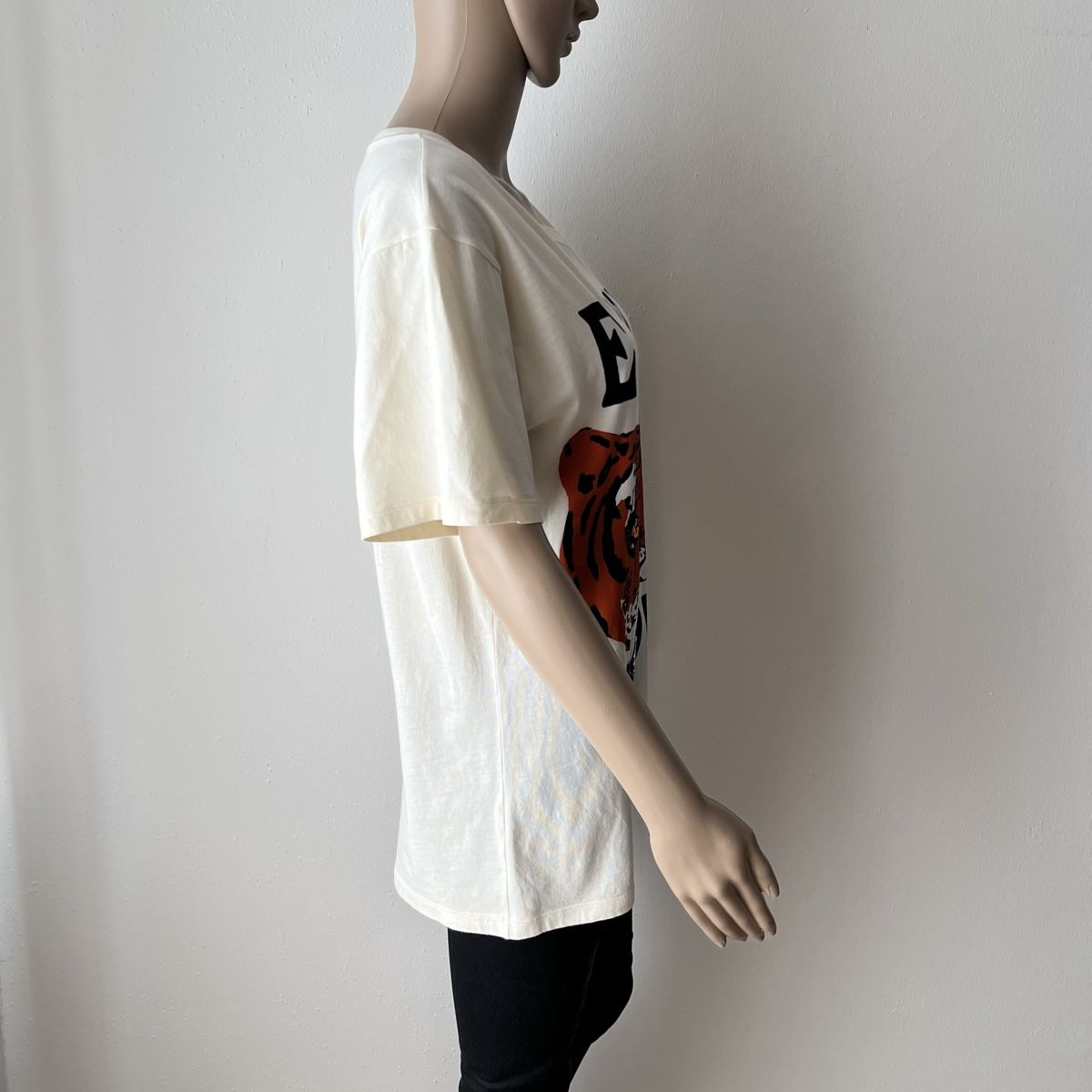 Gucci T-shirt: GUCCI Oversized T-Shirt 🤍 – Usato da Zürich venduto da ClosetQueen 7