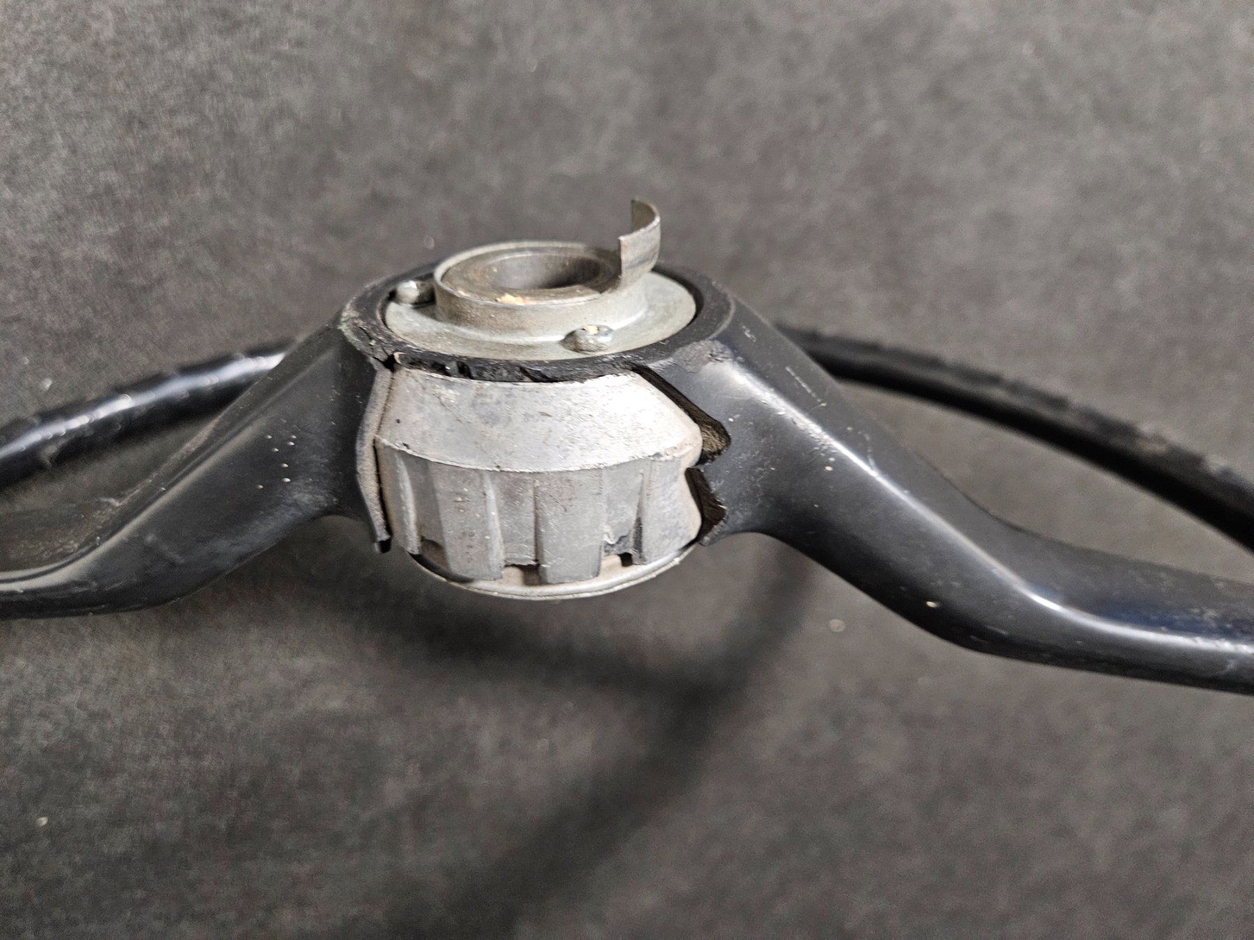 Volkswagen Tutti pezzi di ricambio auto: Lenkrad VW Bus T2 – Usato da Kallnach venduto da Aircooler 1