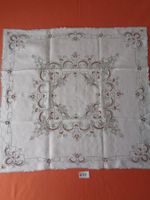 Tischdecke 82 cm. x 78 cm. - gestickt maschinell
