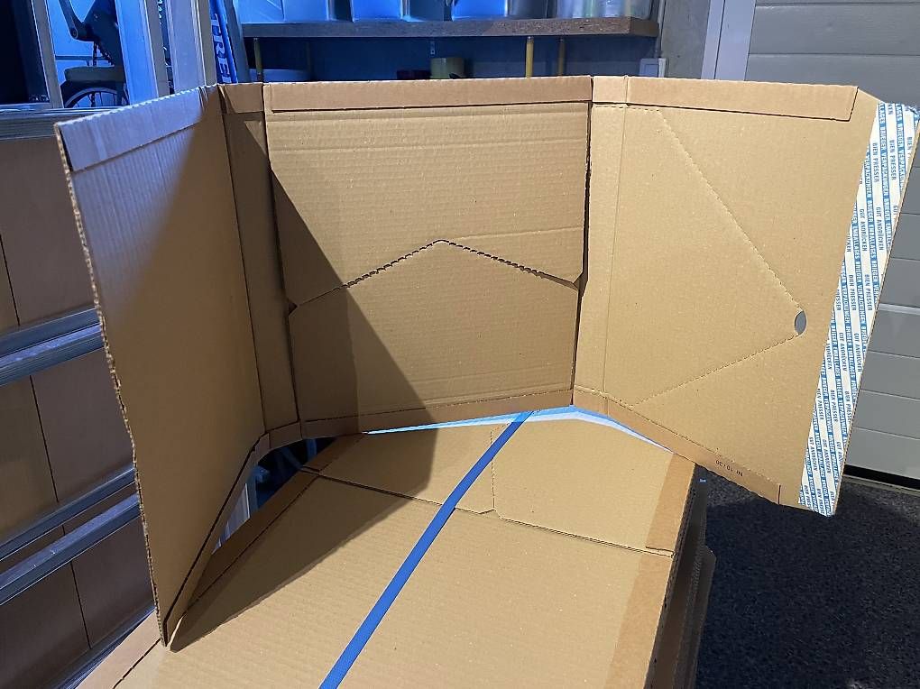 Kartons: Kartonverpackung – Gebraucht aus Schaffhausen von litschii