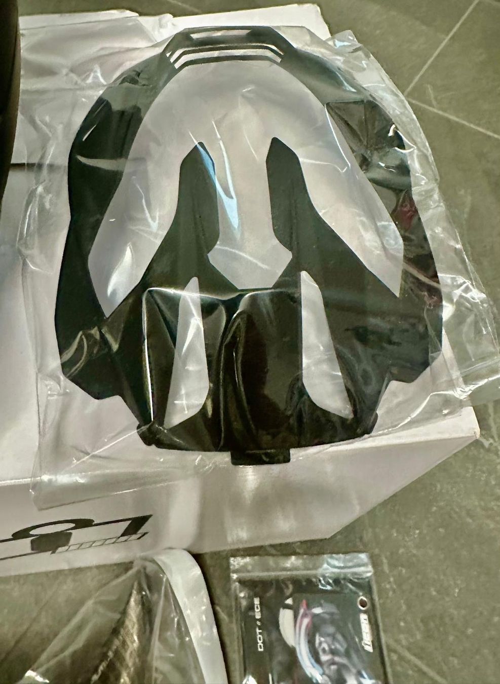 Icon Caschi & visiere: ICON Motorradhelm Neu Gr.L – Nuovo e nell'imballaggio originale da Unterseen venduto da sunnybiene 5