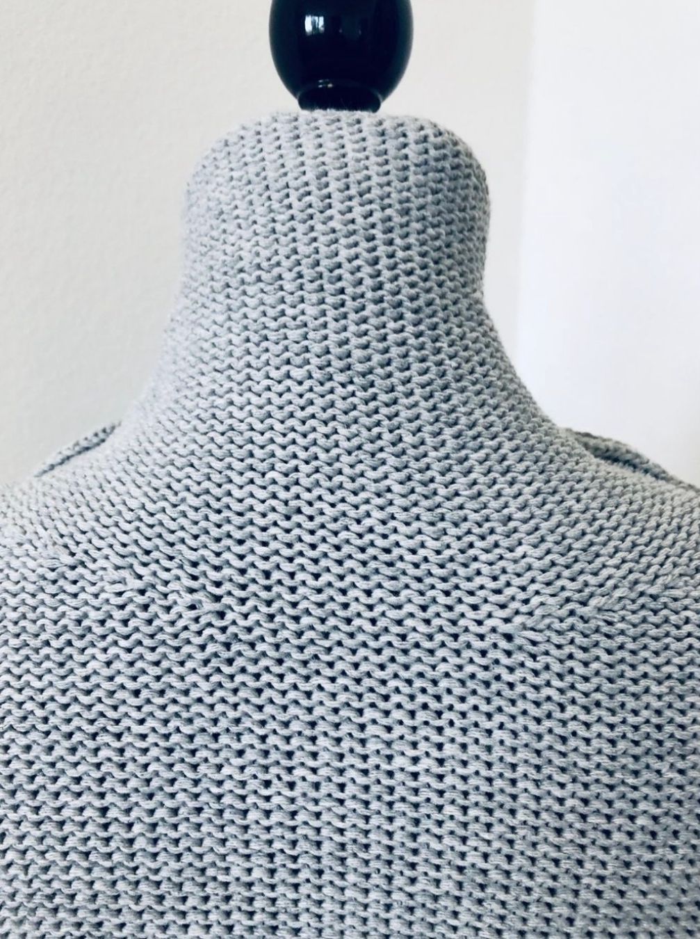 Maglioni & Felpe: Grauer Strickpullover mit Rollkragen - Kuschelig warm! – Usato da Muensingen venduto da drleevsy 2