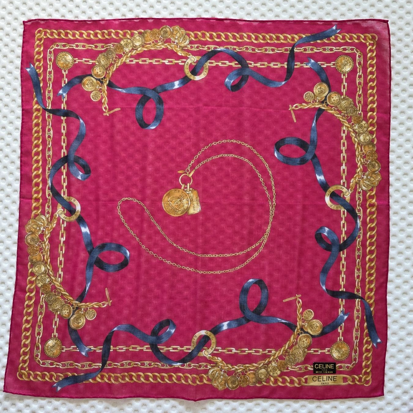 Celine Foulard & Sciarpe: Celine Tuch 48x48 cm Neu – Nuovo e nell'imballaggio originale da Zürich venduto da LIMAR 1