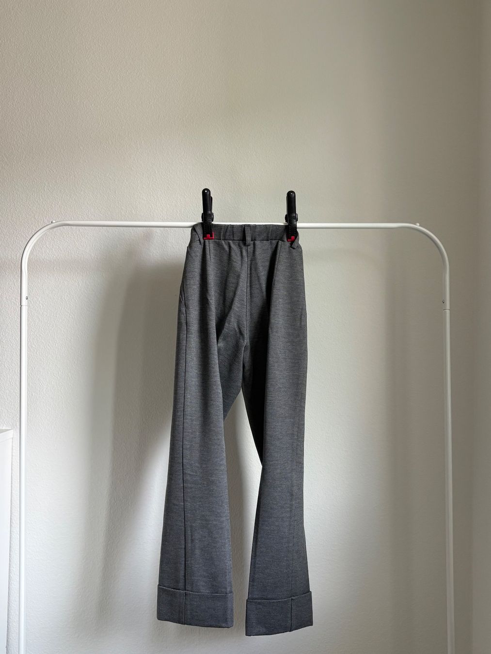 Pantaloni: Plisseehosen grau und braun – Nuovo (secondo la descrizione) da Zürich venduto da bbbggg 1