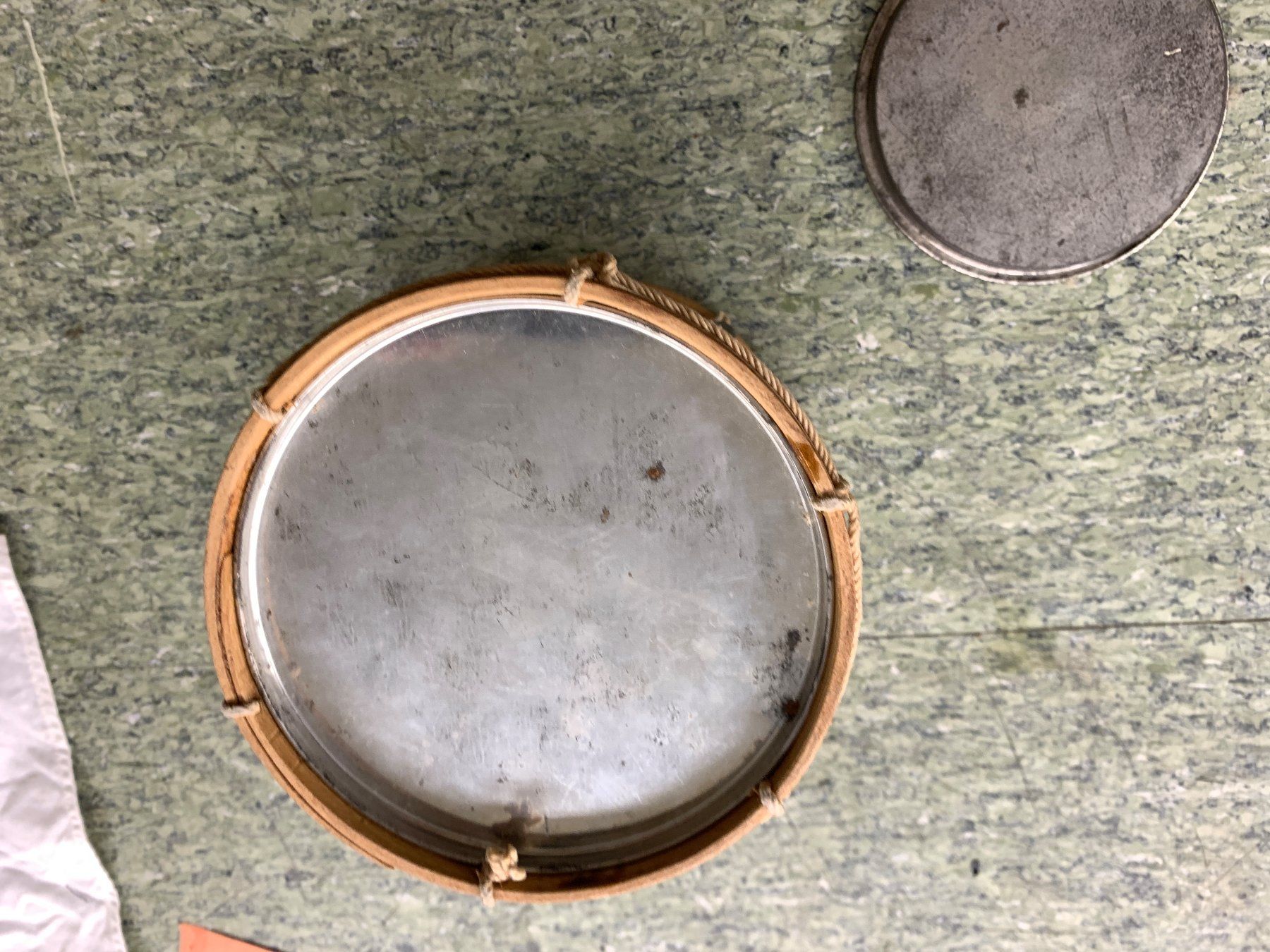 Alle Dekorationen: Blechdose Blechtrommel mit Holzkranz Basler Läckerli – Gebraucht aus Rickenbach SZ von Frickler 5