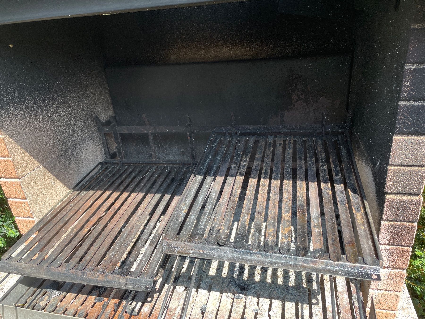 Grills: Chemineé/Grill mit Grillrost und Holzlagerplatz – Gebraucht aus Jona von Eberhard02 3