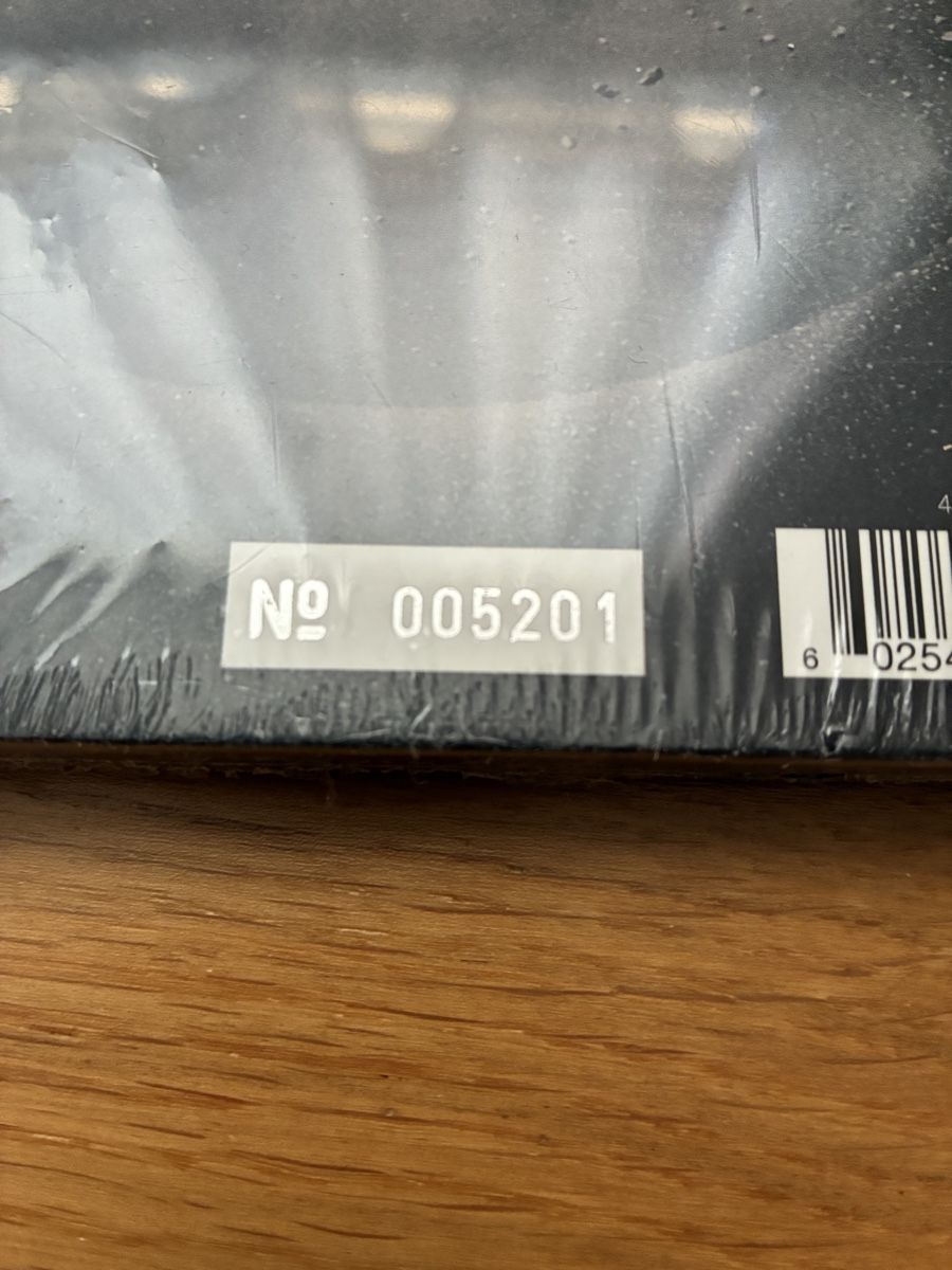 Dischi in vinile: Lot de vinyles et CD de la chanteuse Mylène Farmer  – Nuovo e nell'imballaggio originale da Port venduto da Capitaineharloc 5