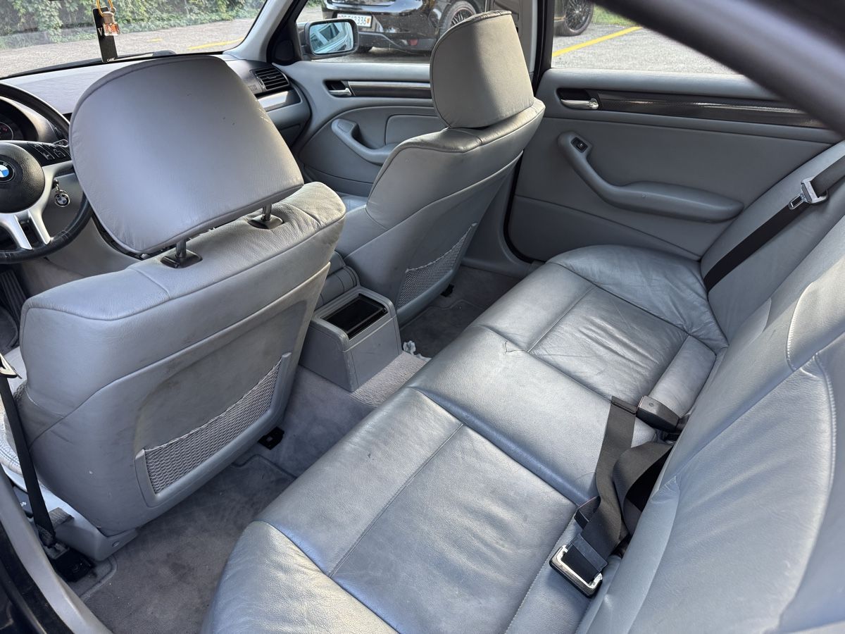BMW Automobili: BMW 330 i – Usato da Lyss venduto da Leedio 4
