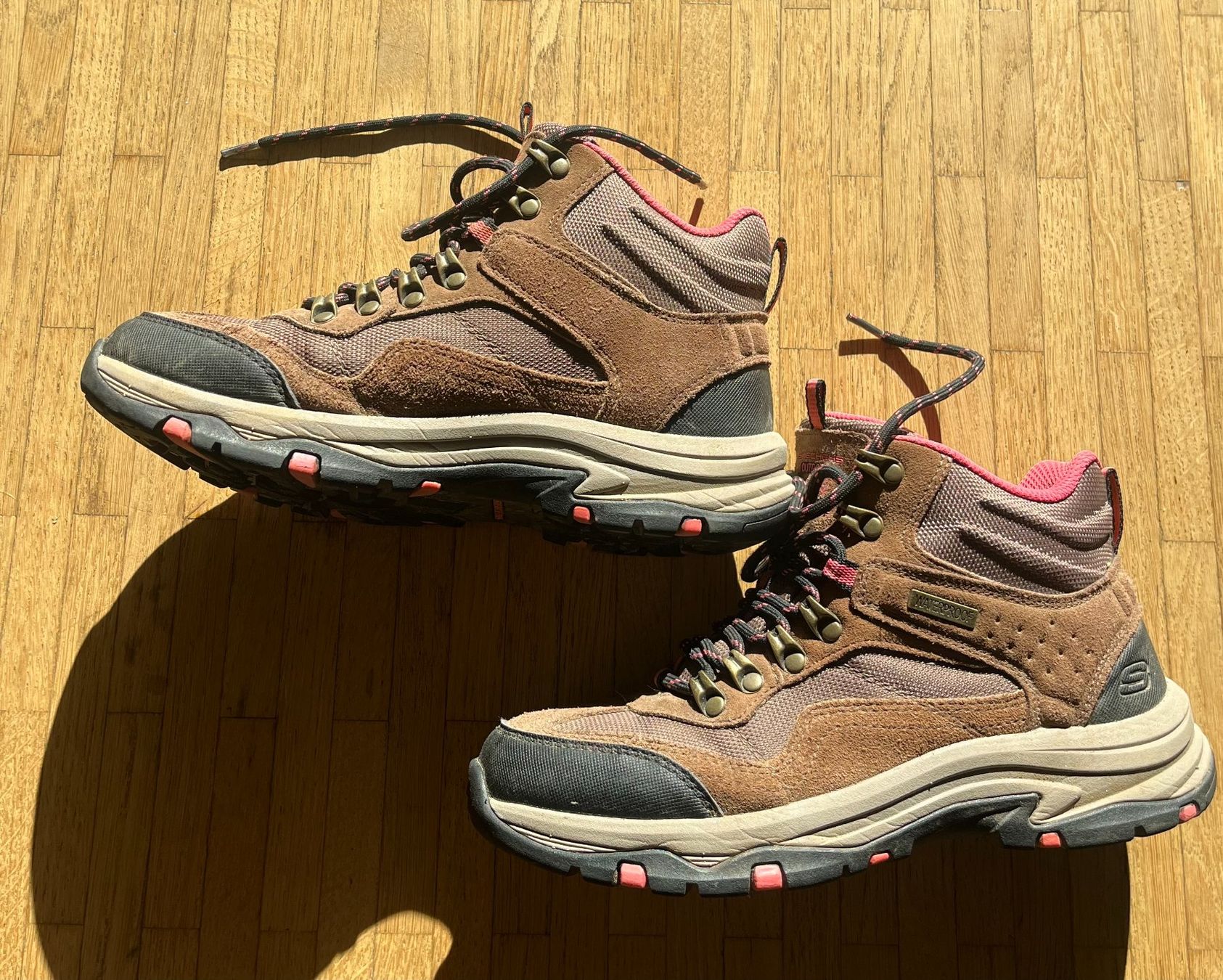 Skechers Damenschuhe: Skechers Wasserdichte Wanderschuhe – Gebraucht aus Zürich von Marghensy