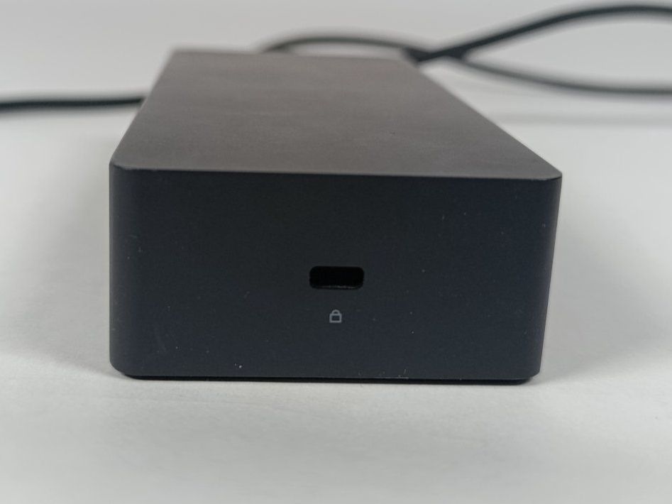 Microsoft Docking station: Docking station 1661 + alimentation pour Microsoft Surface – D'occasion à Thielle par Plusvalue_Neuchatel 3