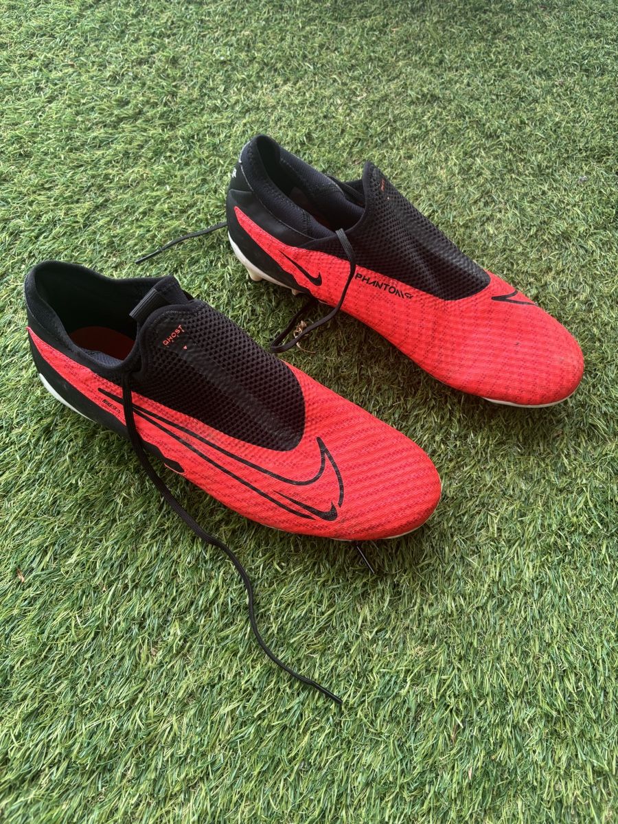 Nike Scarpe da uomo: Scarpe rosse da calcio Nike phantom GX – Usato da Carabbia venduto da ila_2jjj