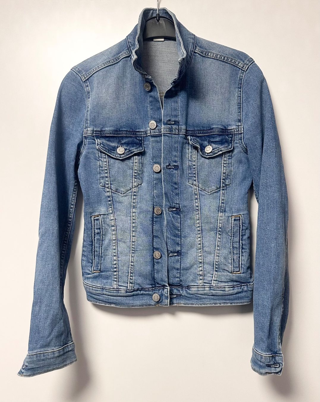 H&M Jacken: TOP - Gr 34/XS Jeansjacke blau – Gebraucht aus Rickenbach b. Wil von sunneschii_