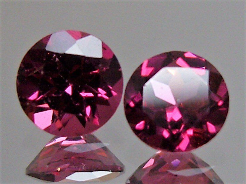 Edelsteine: Grenats Rhodolite AAA 3 mm / 0.14 ct pièce – Neu (gemäss Beschreibung) aus La Chaux-de-Fonds von j-aime-les-gemmes
