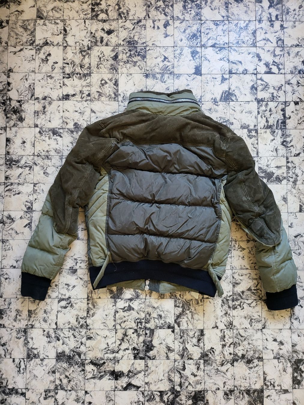 Balmain Jacken: Balmain Puffer Jacket Olive Green – Gebraucht aus Basel von tec0cr3p 1