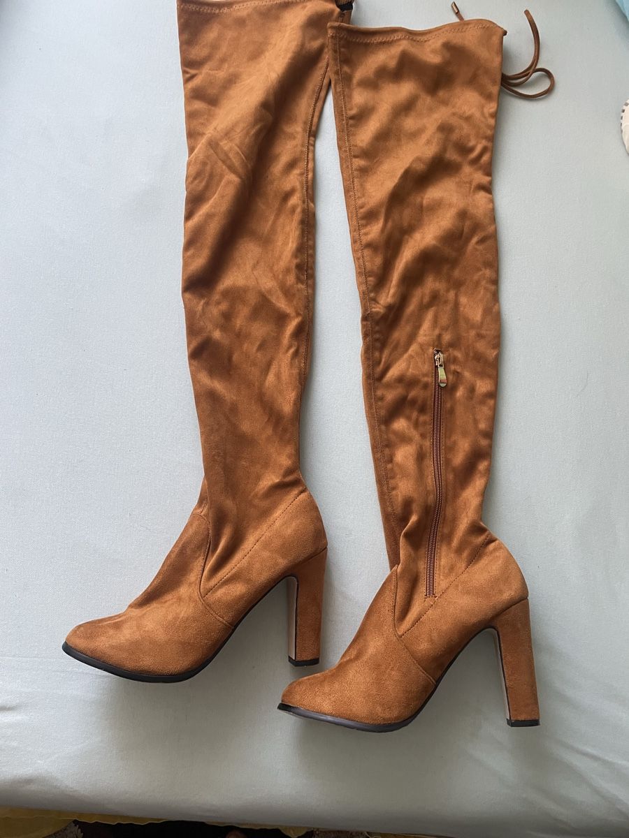Scarpe da donna: Overknees 38 – Nuovo (secondo la descrizione) da Niederhasli venduto da sev_d7hq