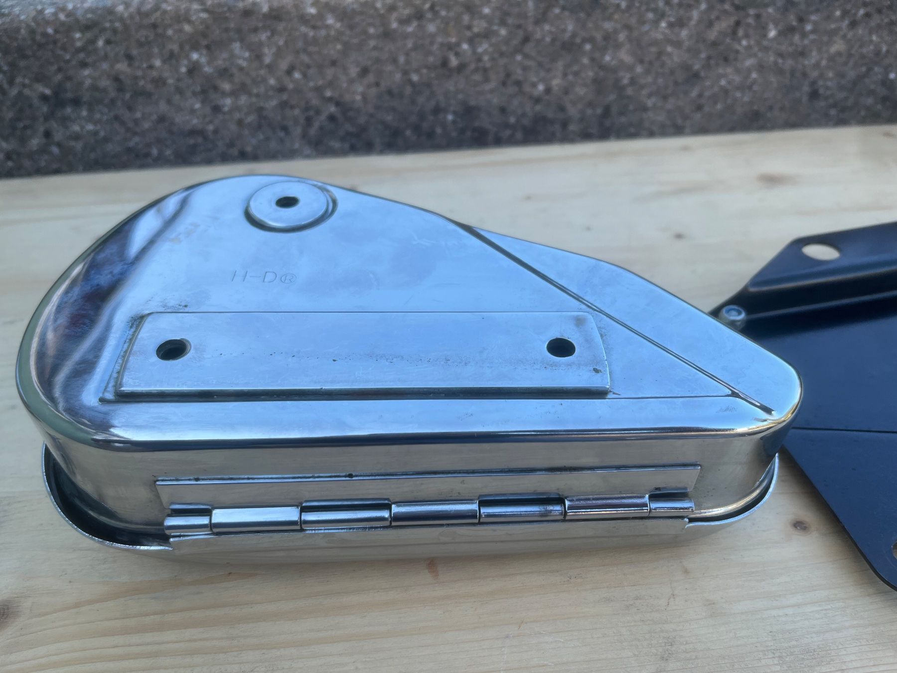 Harley-Davidson Tutti gli attrezzi: Harley Davidson Tool Box, links & rechts – Usato da Magden venduto da Hornet2 3