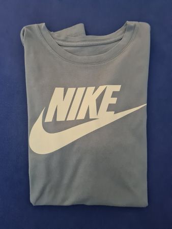 Nike T-Shirt Gr. M, hellblau, gut erhalten, Sommer Top!