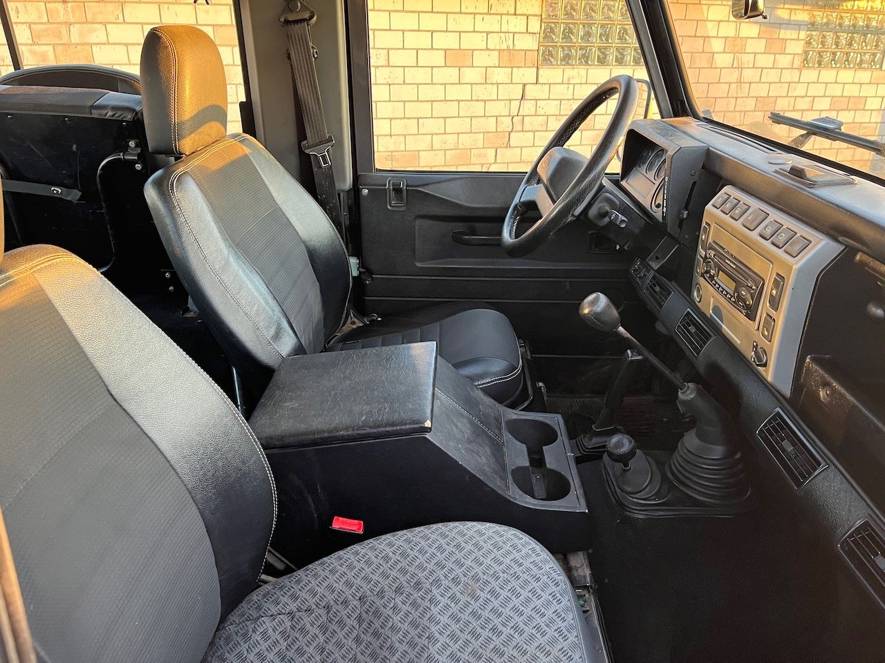 Land Rover Autos: LAND ROVER Defender 90 TD5 – Gebraucht aus Sirnach von MaechlerAutomobile 8