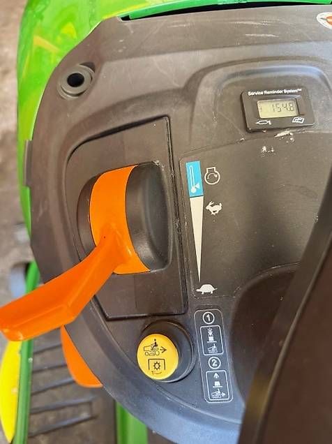 Rasenmäher: John Deere X166R tracteur tondeuse – Gebraucht aus La Chaux-de-Fonds von tatouillard 2