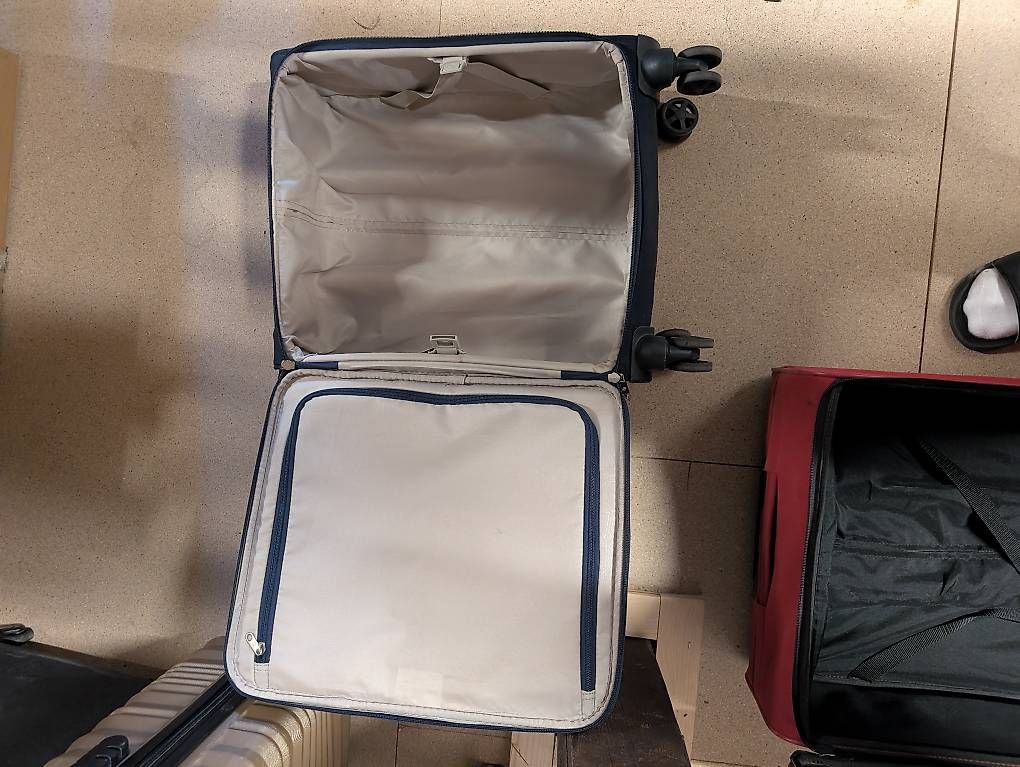 Valises de voyage: Handgepäck-Koffer  – D'occasion à Zürich par olbredan 1