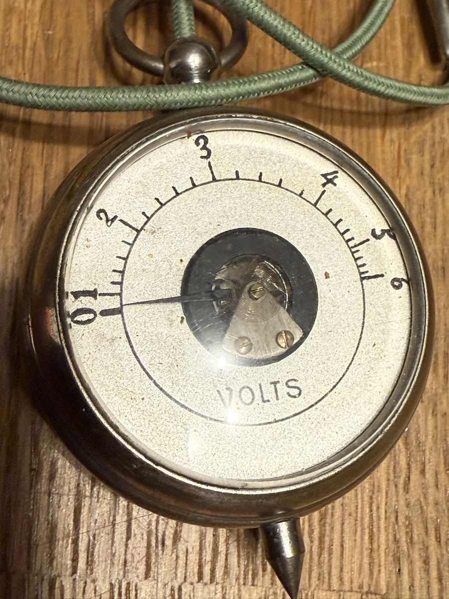 Messen: Voltmeter - Antikes Messgerät für Sammler, – Gebraucht aus Goldach von Messerguru 1