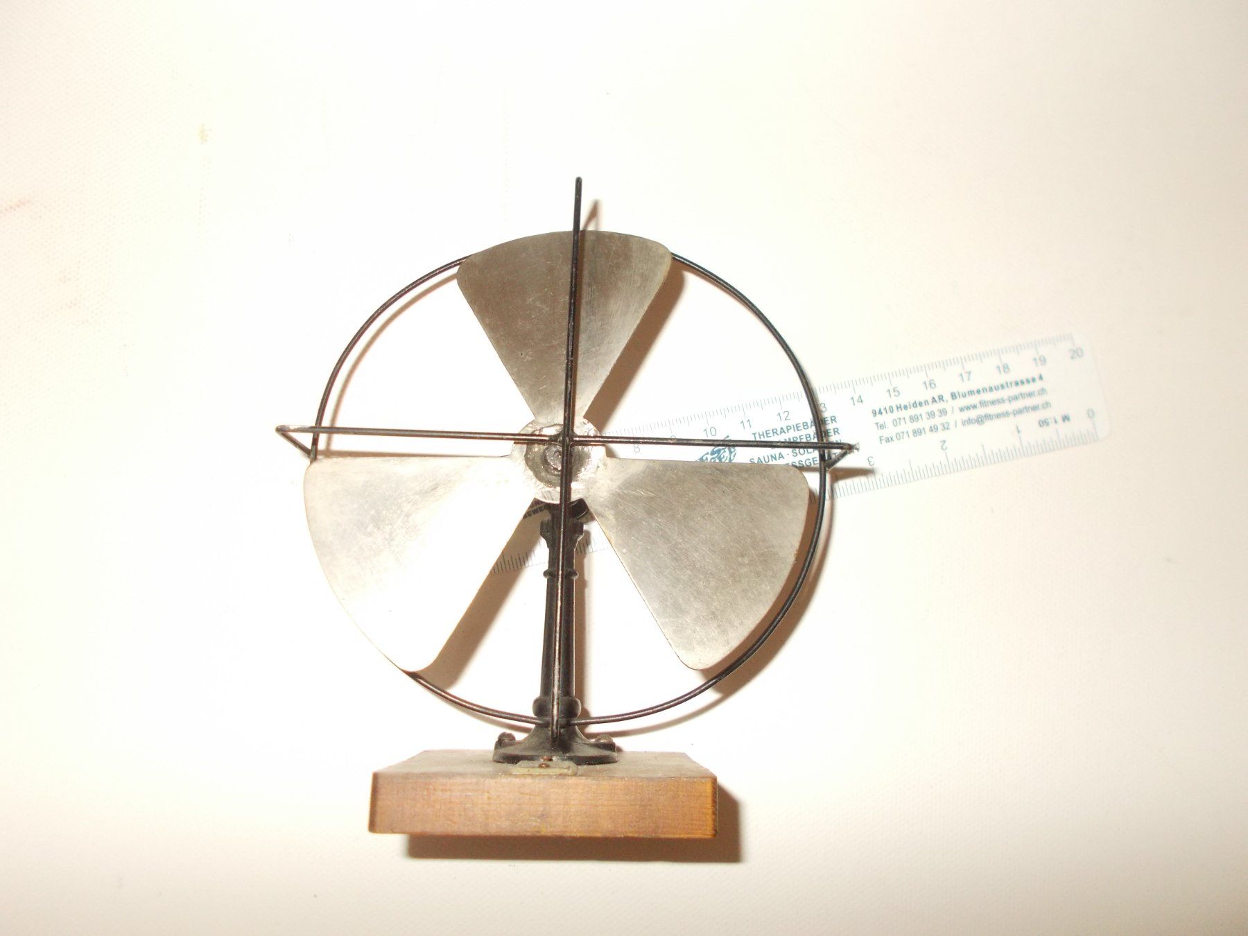 Kit di modellismo & Modellini statici: ANTRIEBSMODELL URALT , WINDPROPELLER. – Usato da Romanshorn venduto da Legere8 1
